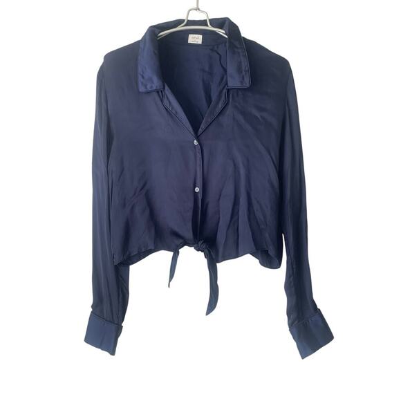 Aritzia Wilfred Satin Cropped Blouse Tie Front in Navy Blue Size Small - Picture 2 of 8